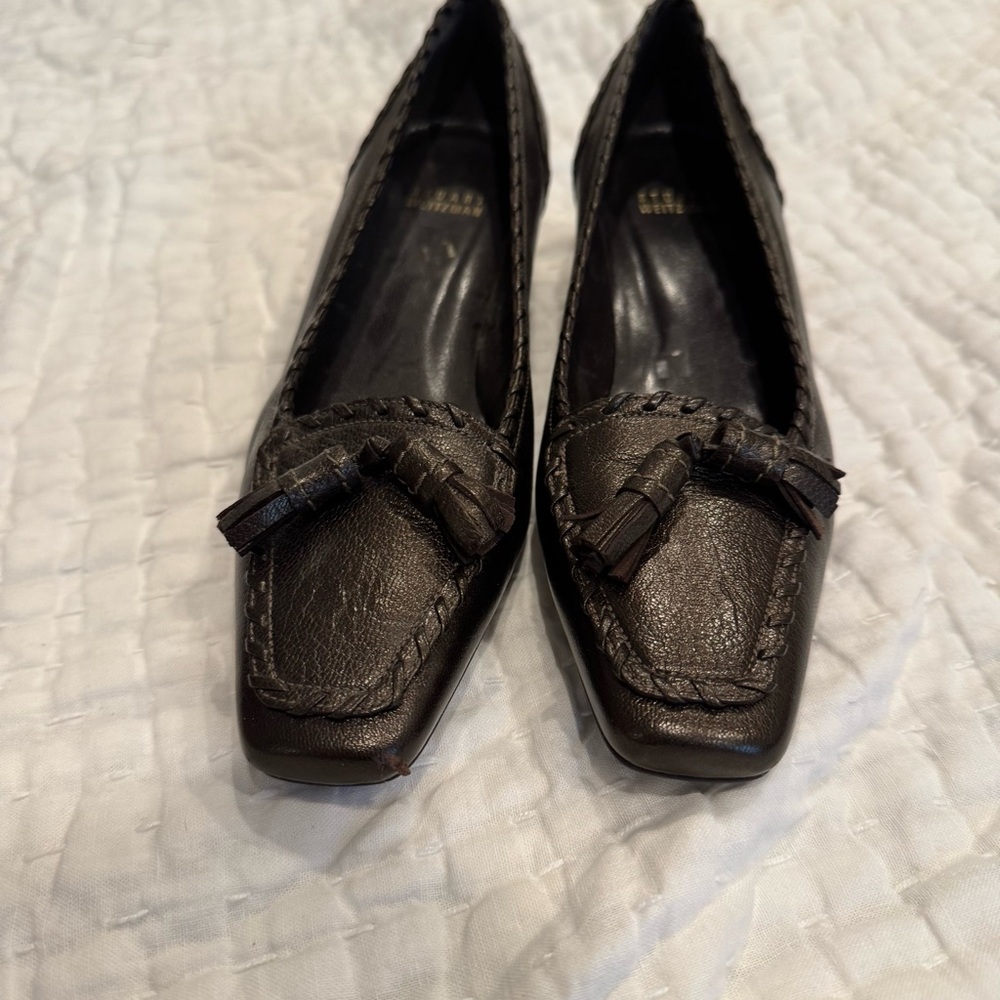 Stuart Weitzman Metallic Brown Kitten Heels. 7.5
